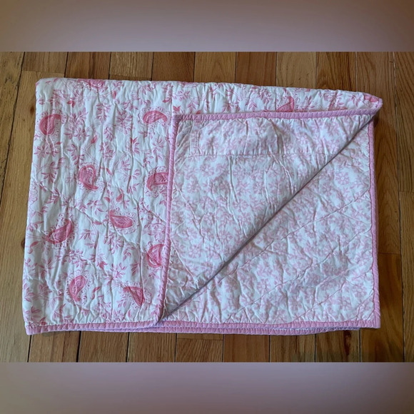 Pottery Barn Kids Crib/Toddler Quilt Reversible Paisley/Floral Pink White - Picture 6 of 8
